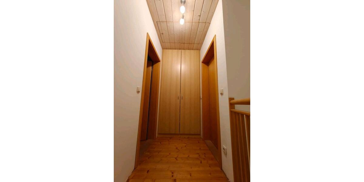 Etagenwohnung Albaching - 3 Zimmer, 100 m&sup2;, 950&euro; | Angebot:25497514