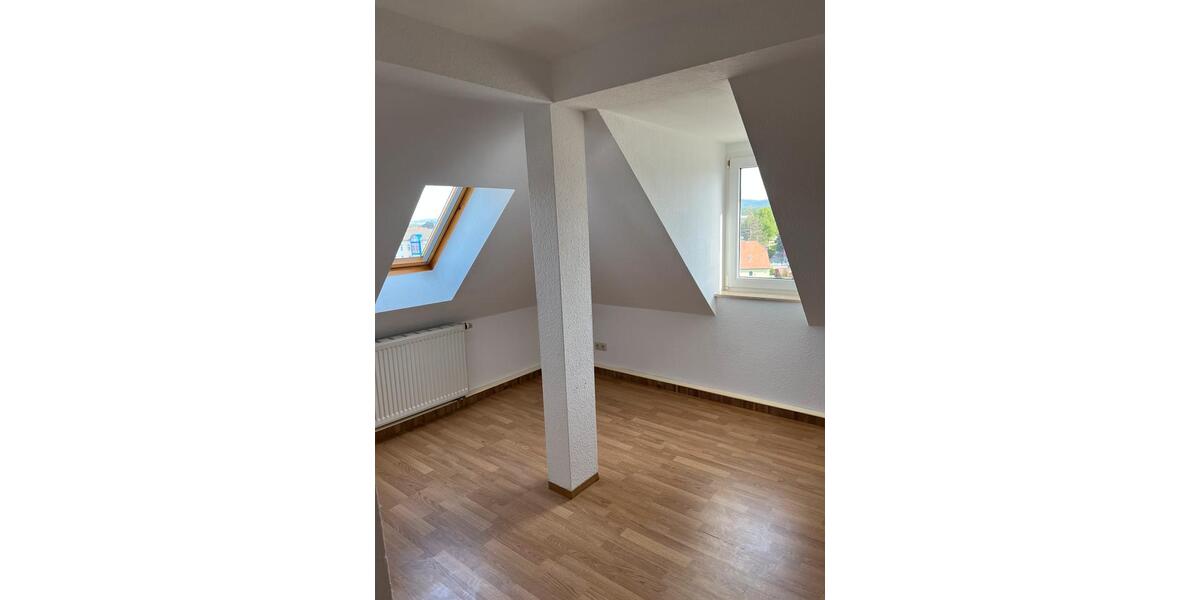 Dachgeschoßwohnung Zittau - 4 Zimmer, 94 m&sup2;, 420&euro; | Angebot:24454557