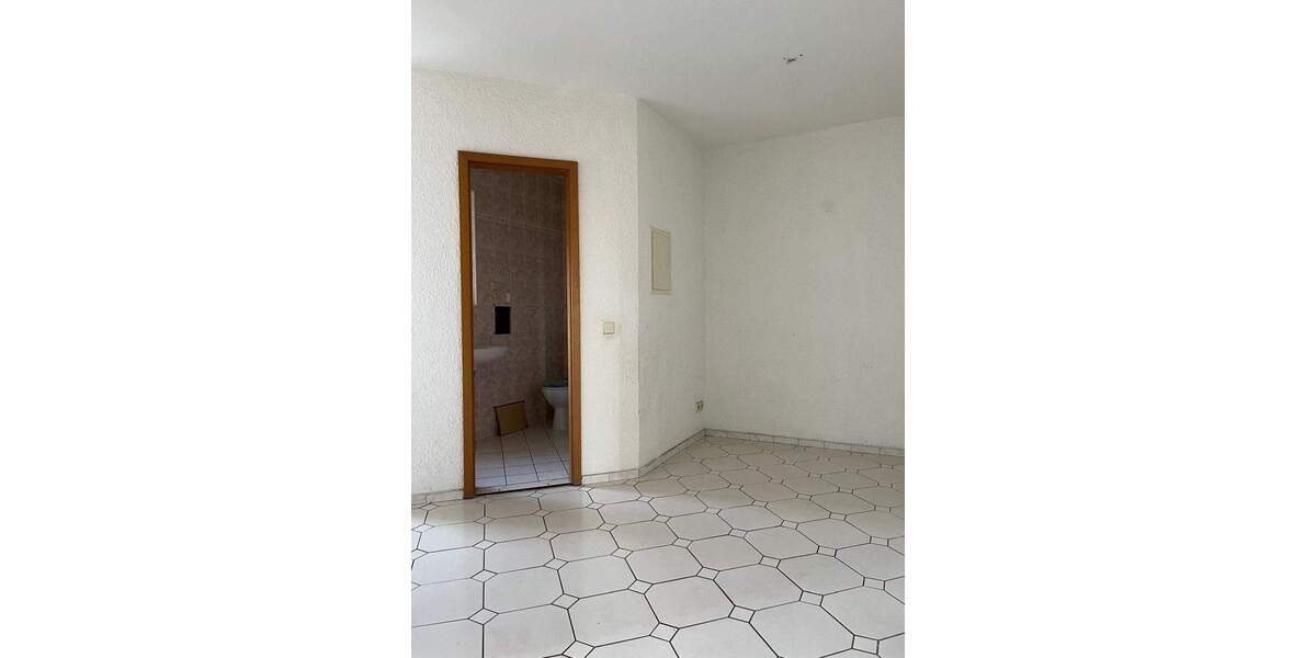 Etagenwohnung Pegau - 3 Zimmer, 115 m&sup2;, 695&euro; | Angebot:25736873