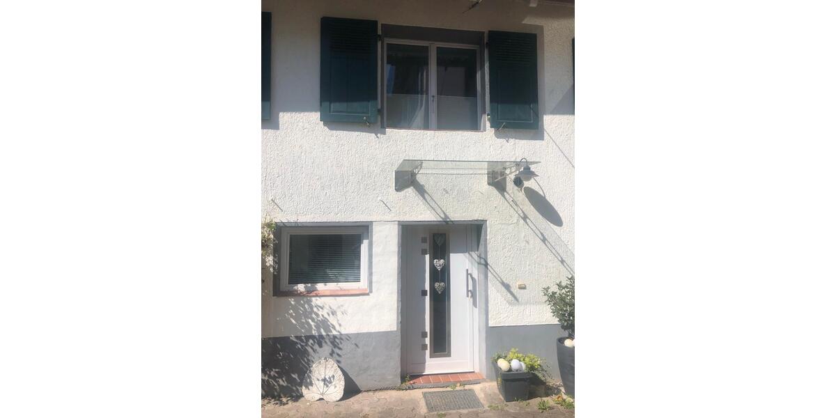 Erdgeschoßwohnung Vogtsburg im Kaiserstuhl - 3 Zimmer, 100 m&sup2;, 780&euro; | Angebot:24977492