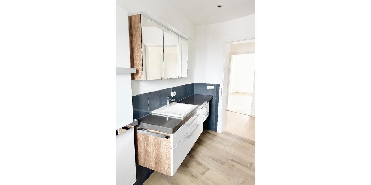 Etagenwohnung Nünchritz - 4 Zimmer, 94 m&sup2;, 625&euro; | Angebot:25979087