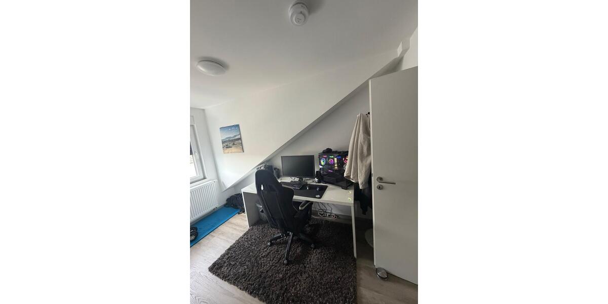 Dachgeschoßwohnung Reilingen - 2.5 Zimmer, 67 m&sup2;, 900&euro; | Angebot:26517717