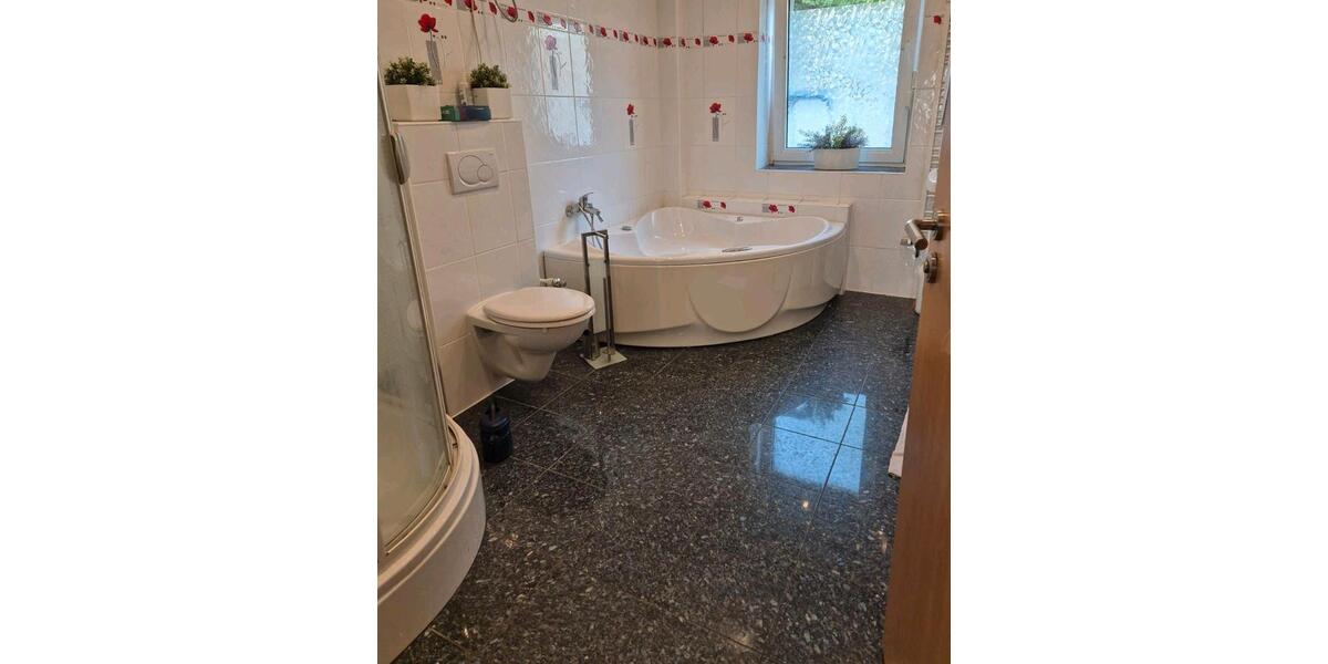 Erdgeschoßwohnung Bebra - 3 Zimmer, 75 m&sup2;, 1.035&euro; | Angebot:25842016