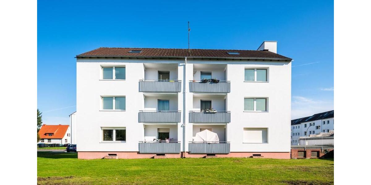 Frisch gestrichene 3-Zimmerwohnung mit Balkon, Laminat und Wannenbad in Rotenburg 3 zimmer