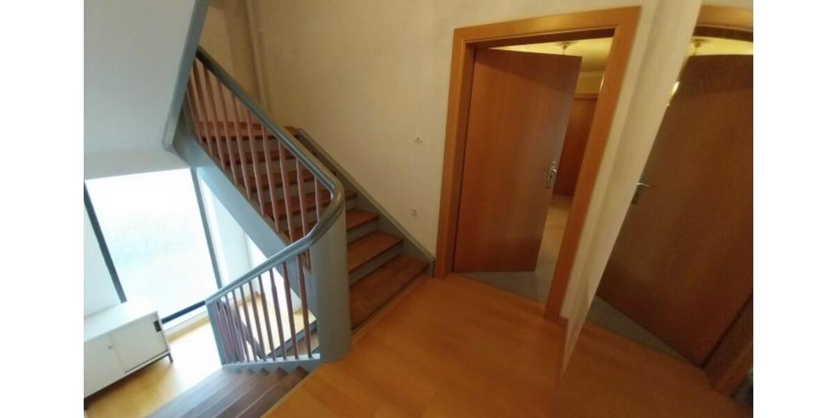 Dachgeschoßwohnung Regenstauf - 2 Zimmer, 550&euro; | Angebot:21606544