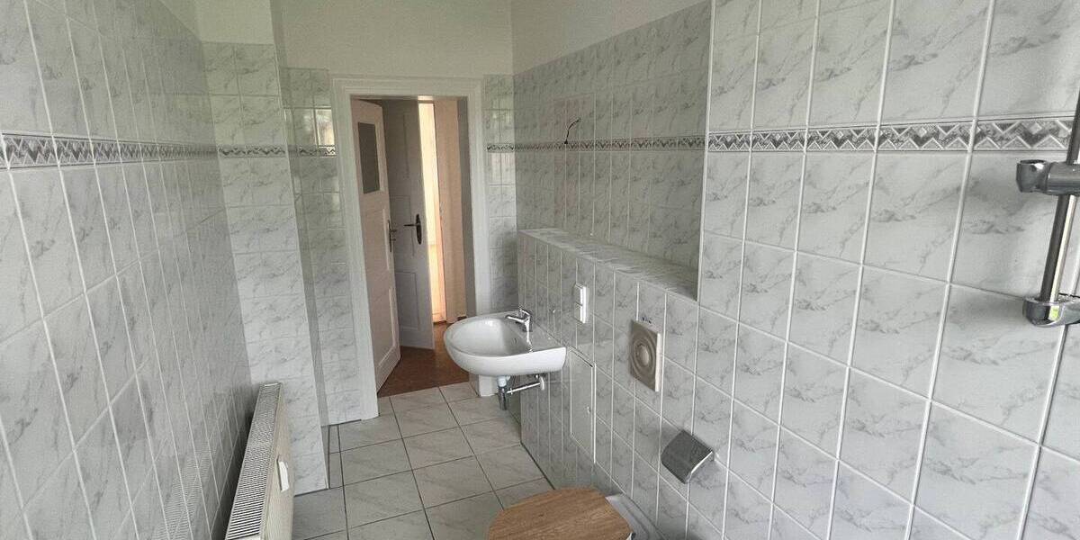 Etagenwohnung Görlitz Südstadt - 3 Zimmer, 70 m&sup2;, 425&euro; | Angebot:26155777