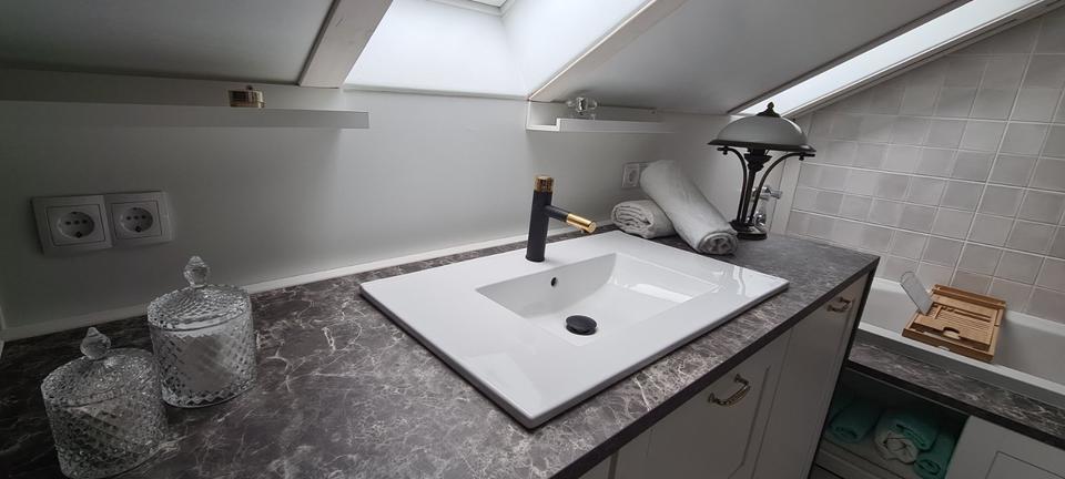 Dachgeschoßwohnung Grünsfeld - 2.5 Zimmer, 106 m&sup2;, 900&euro; | Angebot:25809966