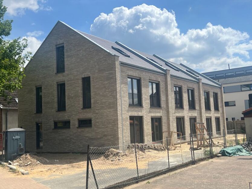 NEUBAU - noch 2 von 3 verfügbar, moderne Reihenhäuser im Zentrum von Großburgwedel - ab Dezember 2025 zur Vermietung 4 zimmer