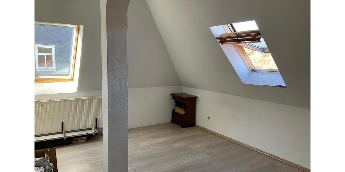 Dachgeschoßwohnung Schleusingen - 2 Zimmer, 46 m&sup2;, 470&euro; | Angebot:25350940