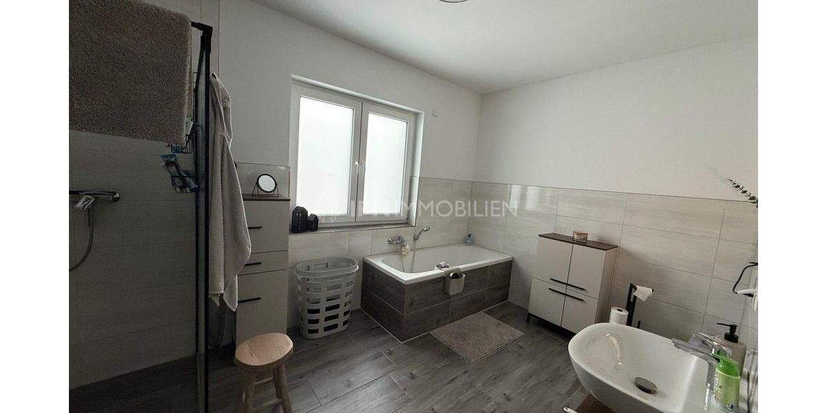 Doppelhaushälfte Cammin Prangendorf - 4 Zimmer, 140 m&sup2;, 1.400&euro; | Angebot:25214693