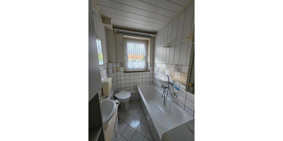 Etagenwohnung Nienburg (Saale) - 2 Zimmer, 50 m&sup2;, 415&euro; | Angebot:26062887