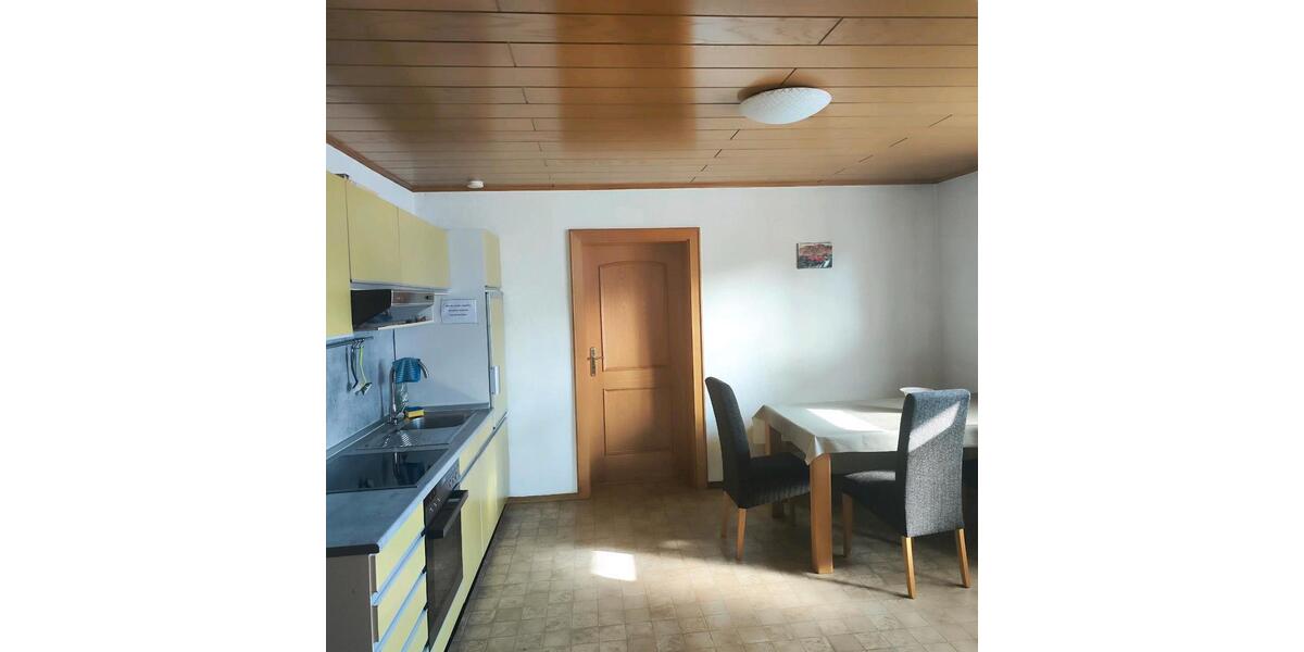 Etagenwohnung Wackersdorf - 5 Zimmer, 115 m&sup2;, 27&euro; | Angebot:25894990