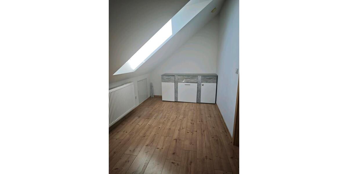 Dachgeschoßwohnung Schrobenhausen - 3 Zimmer, 68 m&sup2;, 780&euro; | Angebot:26698855