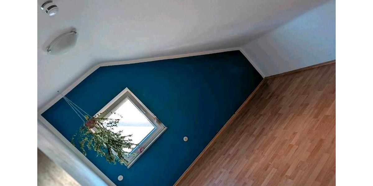 Dachgeschoßwohnung Eberdingen - 3.5 Zimmer, 64 m&sup2;, 640&euro; | Angebot:25993654