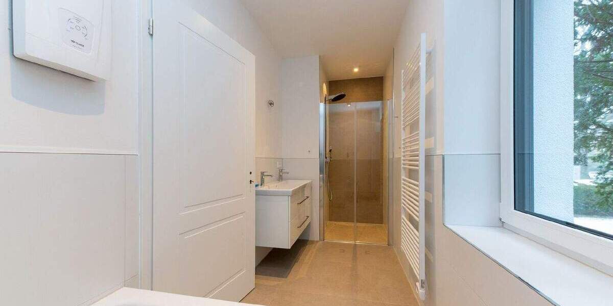 Etagenwohnung Kiel Düsternbrook - 5 Zimmer, 190 m&sup2;, 3.800&euro; | Angebot:25726582