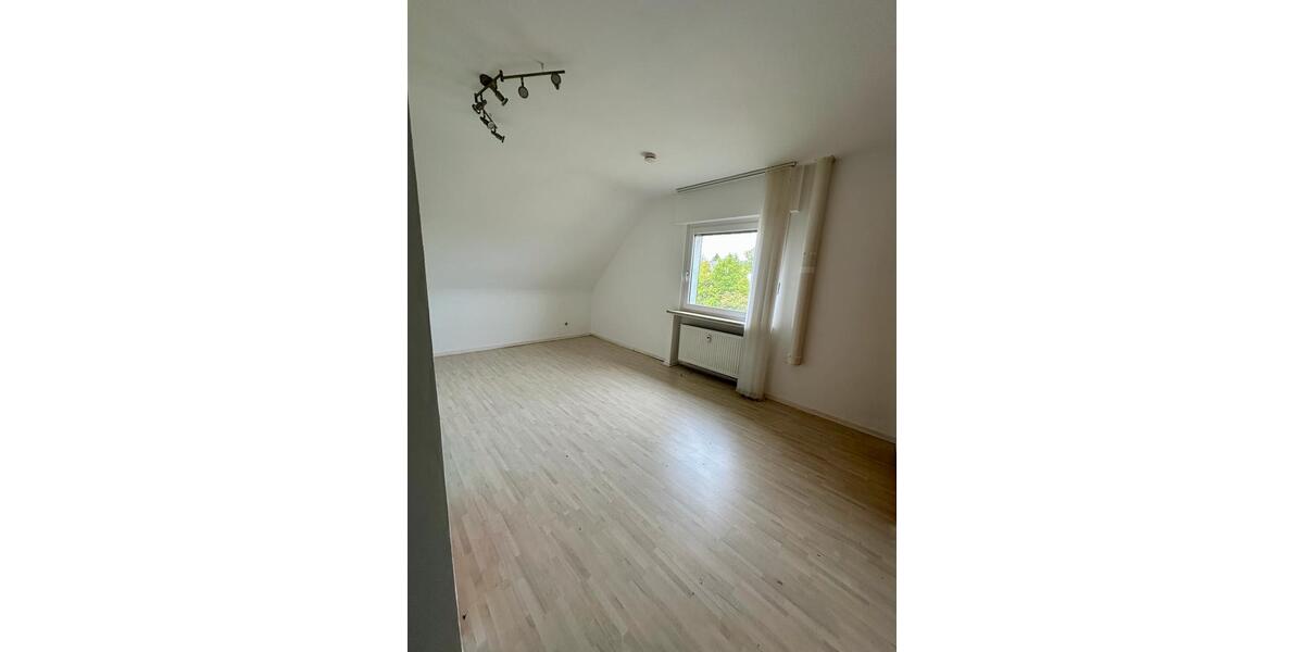Dachgeschoßwohnung Eitorf - 3 Zimmer, 95 m&sup2;, 1.450&euro; | Angebot:26564638