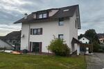 Helle 3 Zimmer Wohnung 87 qmmit EBK und Balkon, Garage und Aufzug