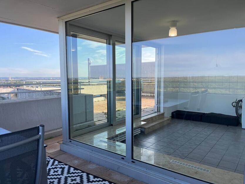 Juwel Penthouse 60 qm Dach-Terrasse und Fensterfront 17. Stock