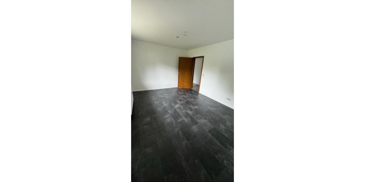 4-Zimmer Wohnung mit Balkon Einbauküche und separaten Eingang 4 zimmer