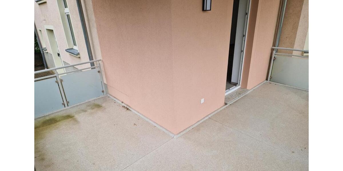 3 Zimmer Wohnung mit großem Balkon in Crimmitschau 3 zimmer