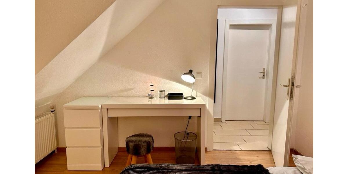 Dachgeschoßwohnung Köln Nippes - 2 Zimmer, 55 m&sup2;, 1.330&euro; | Angebot:25239858