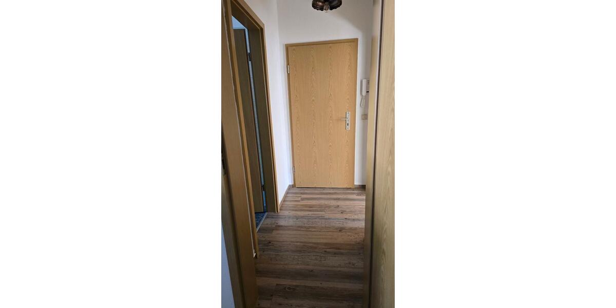 Erdgeschoßwohnung Burg Stargard - 1 Zimmer, 40 m&sup2;, 270&euro; | Angebot:26462282