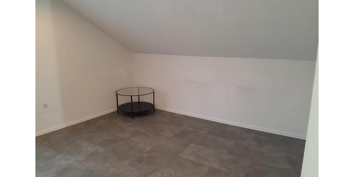 Dachgeschoßwohnung Steinwenden - 2 Zimmer, 65 m&sup2;, 650&euro; | Angebot:26024380