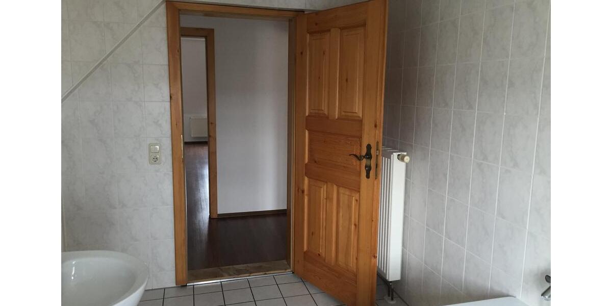 Dachgeschoßwohnung Riesa Neuweida - 2 Zimmer, 77 m&sup2;, 346&euro; | Angebot:23438492
