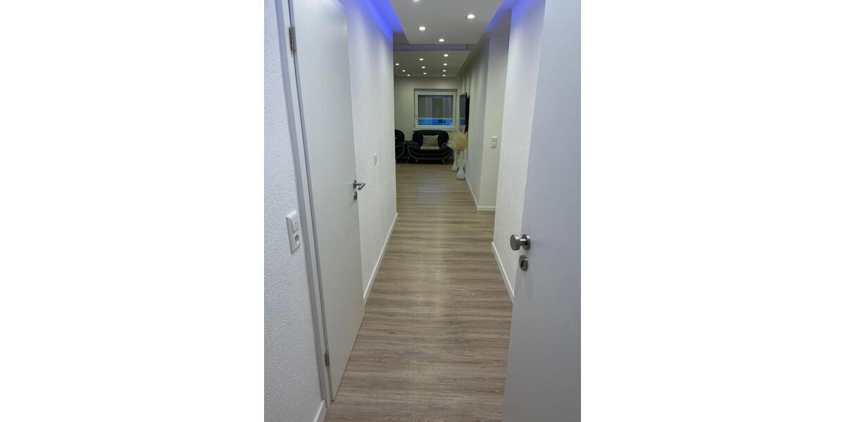 Dachgeschoßwohnung Böblingen Dagersheim - 3 Zimmer, 72 m&sup2;, 1.225&euro; | Angebot:25979030