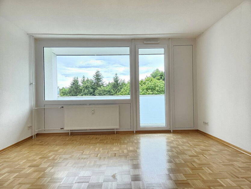 Helle 4-Zimmer-Wohnung mit Balkon in Großhadern