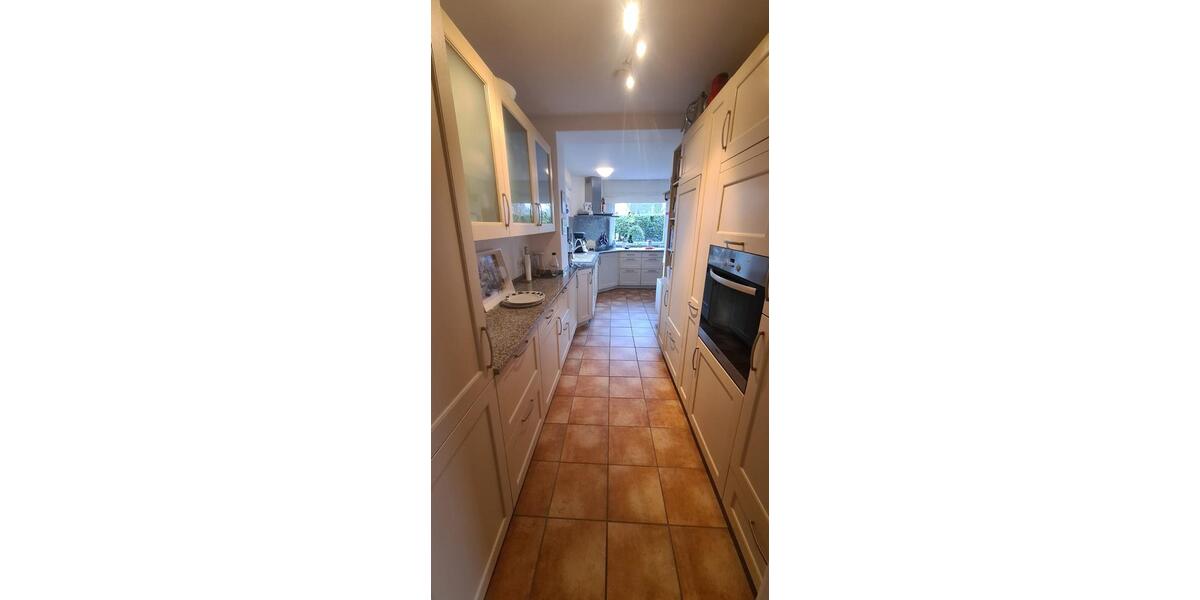 Helle Erdgeschosswohnung (148 m²) mit Garten, Terrasse, Kamin 4 zimmer