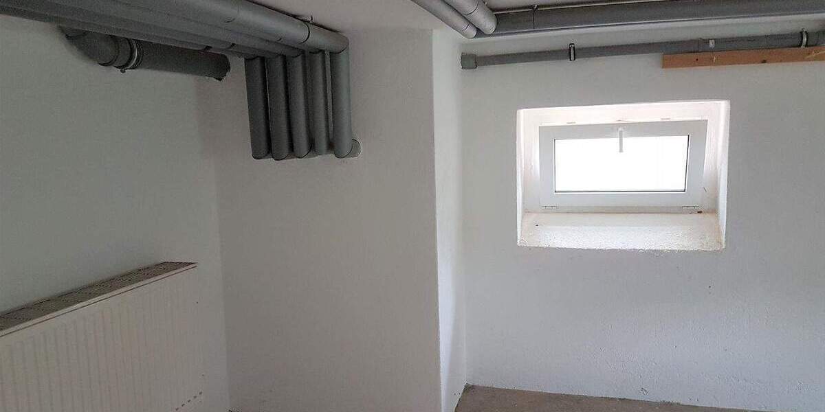 Etagenwohnung Gornsdorf - 2 Zimmer, 60 m&sup2;, 350&euro; | Angebot:25660628