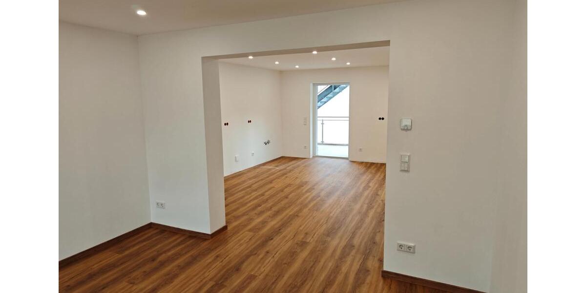 Etagenwohnung Hammelburg - 3.5 Zimmer, 111 m&sup2;, 1.200&euro; | Angebot:26614914