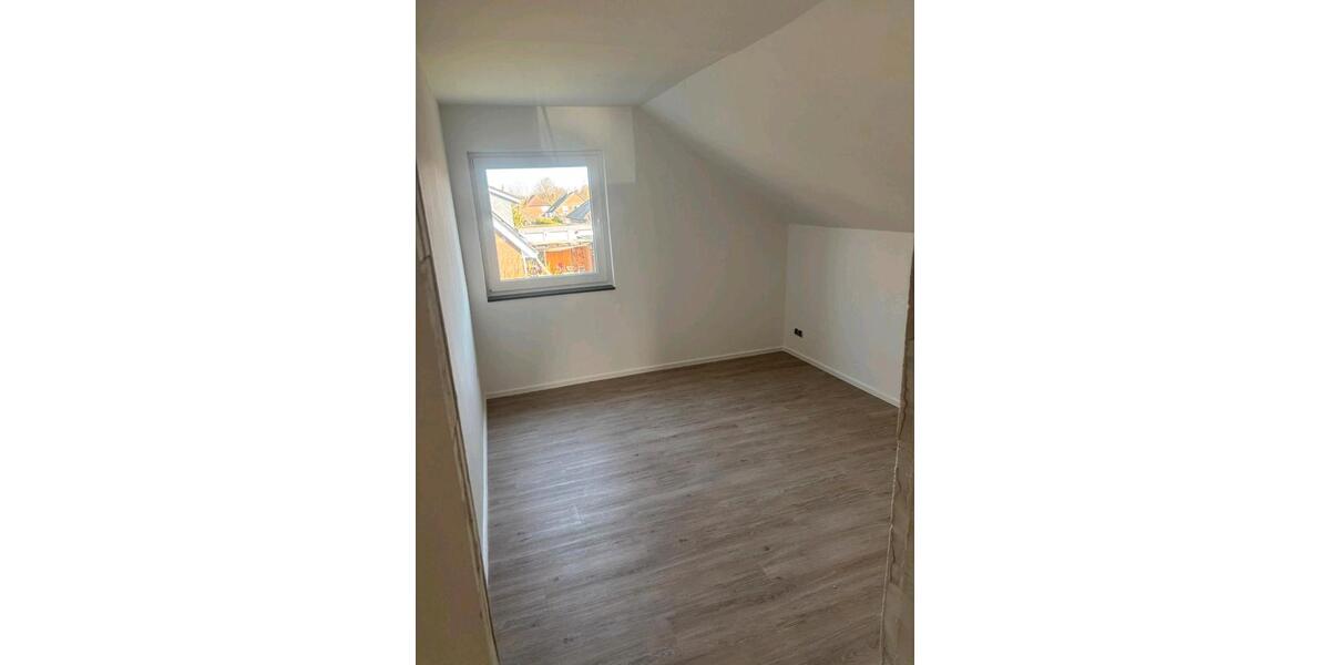 Dachgeschoßwohnung Sulingen - 4 Zimmer, 100 m&sup2;, 900&euro; | Angebot:26039706