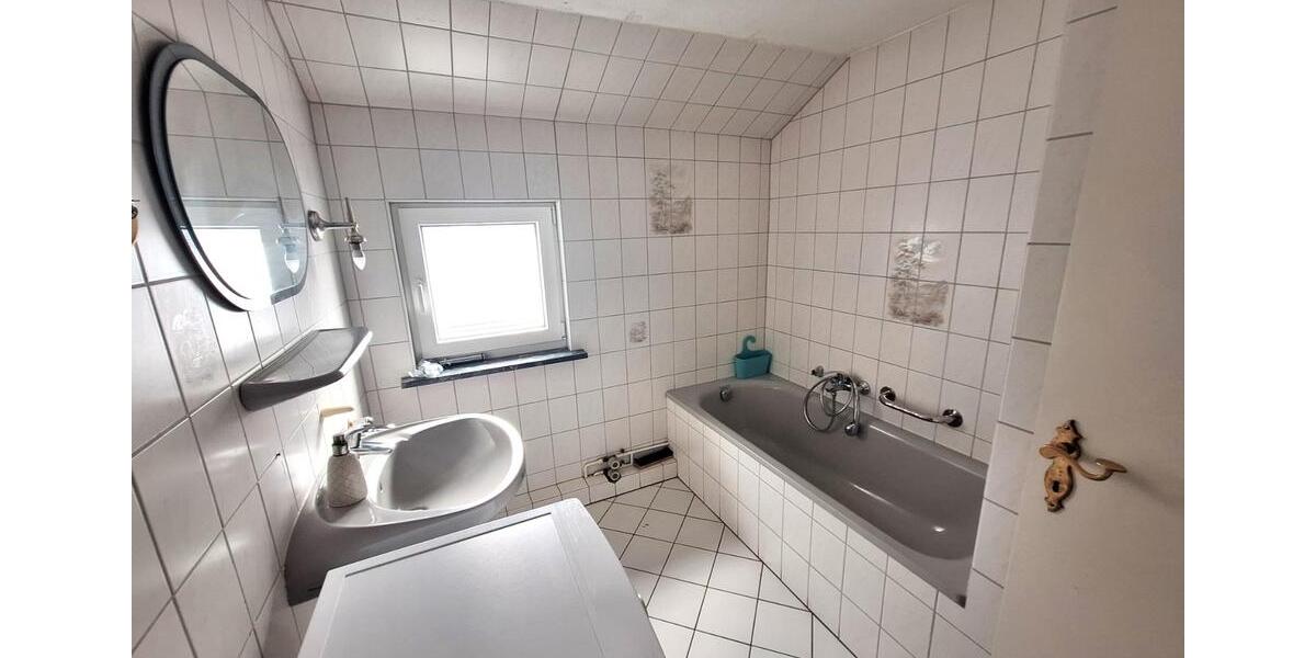 Dachgeschoßwohnung Flensburg - 2.5 Zimmer, 75 m&sup2;, 670&euro; | Angebot:26263086