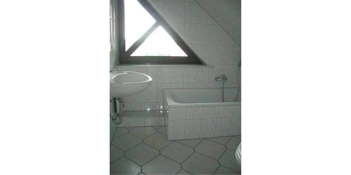 Dachgeschoßwohnung Delbrück - 2.5 Zimmer, 35 m&sup2;, 550&euro; | Angebot:24372115