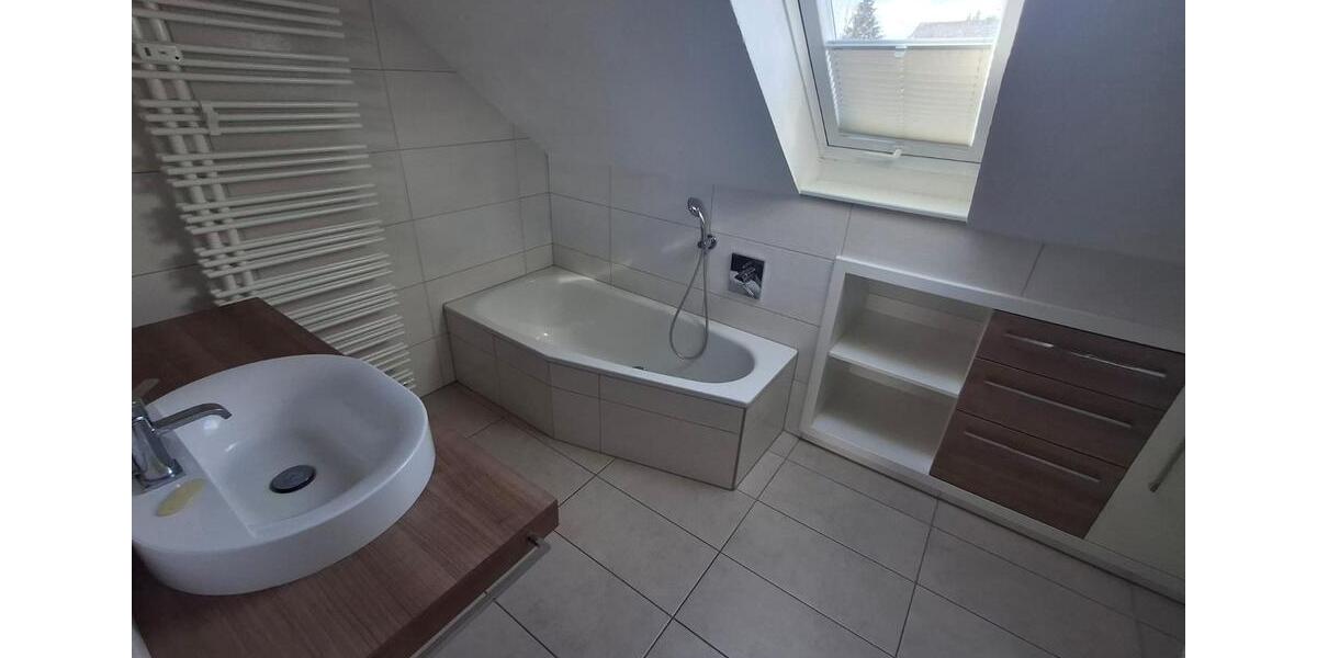 Dachgeschoßwohnung Frankenberg (Eder) - 2 Zimmer, 76 m&sup2;, 650&euro; | Angebot:25960981
