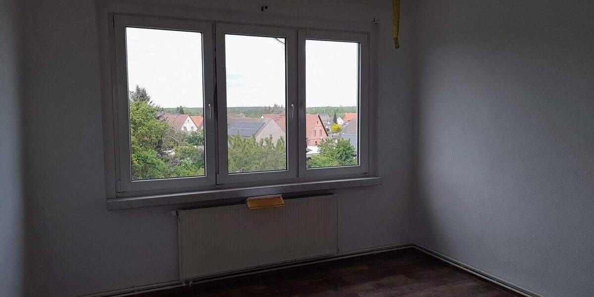 Etagenwohnung Kalbe - 4 Zimmer, 70 m&sup2;, 300&euro; | Angebot:25775646