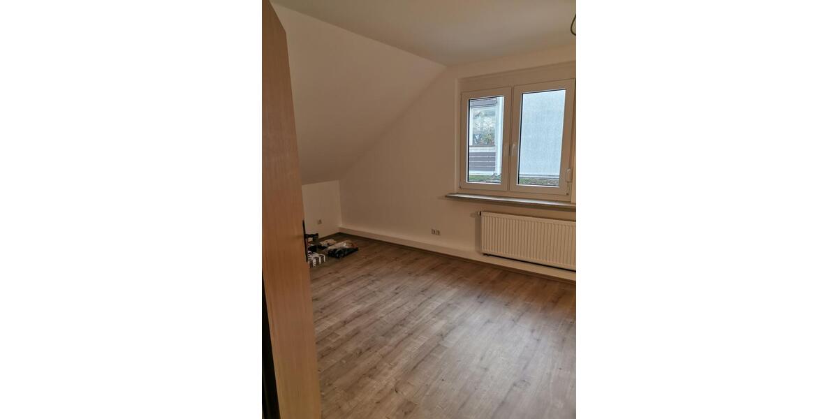 Dachgeschoßwohnung Bad Hersfeld - 3 Zimmer, 75 m&sup2;, 600&euro; | Angebot:24983168