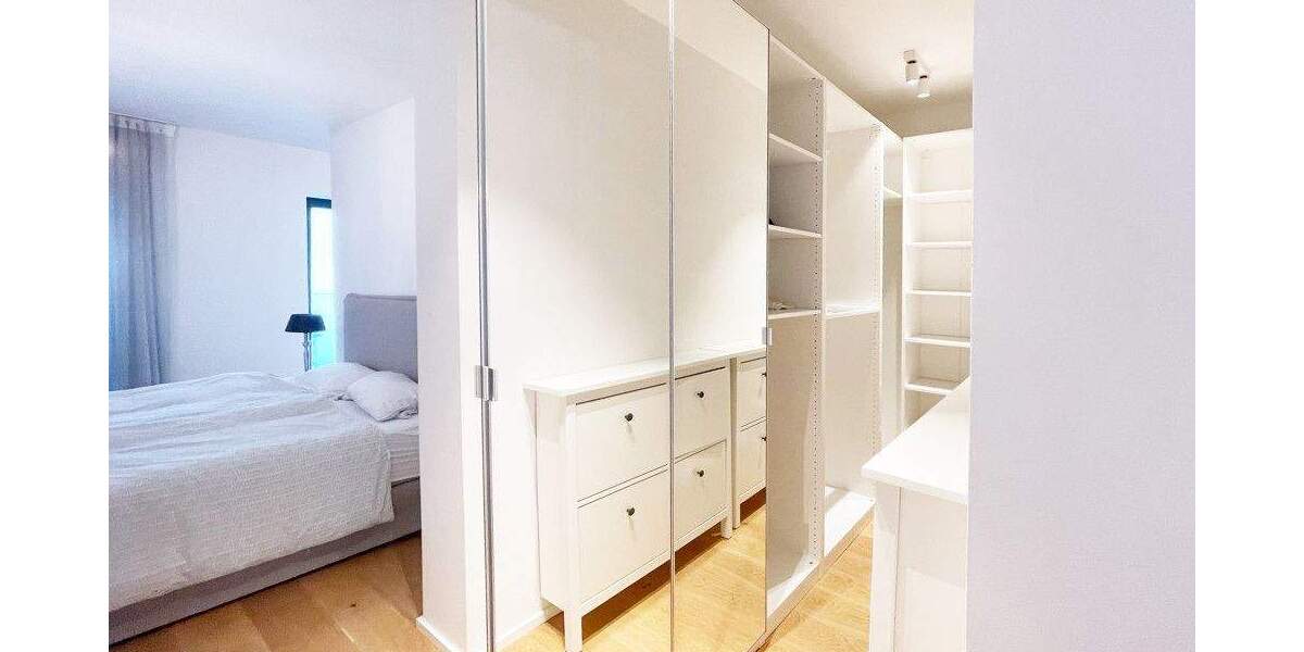 Etagenwohnung Frankfurt am Main Innenstadt - 2 Zimmer, 78 m&sup2;, 2.350&euro; | Angebot:25242651