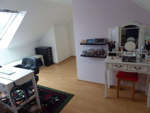 EXKLUSIV SANIERT MAISONETTE MODERNES BAD + SEP. WC BALKON INS GRÜNE LAMINAT EINBAUKÜ. MÖGL. ELLER 3 zimmer