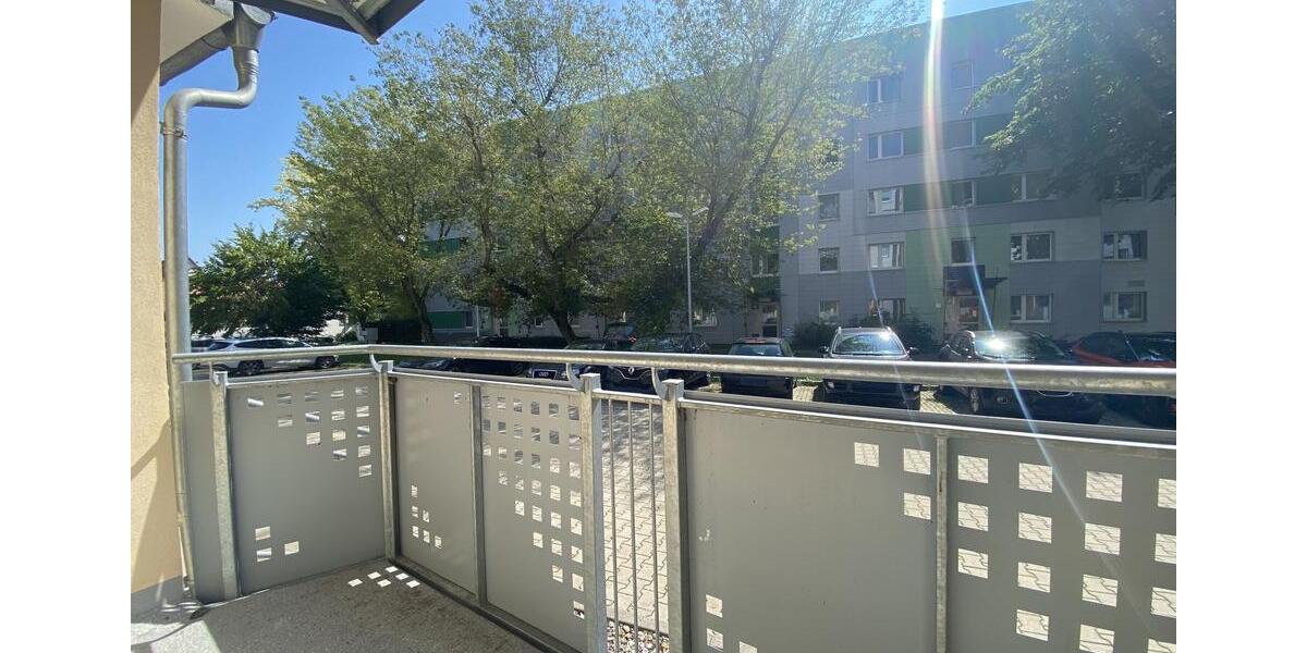 Helle 2-Zimmer-Wohnung mit 2 Balkonen | optional mit SP 2 zimmer