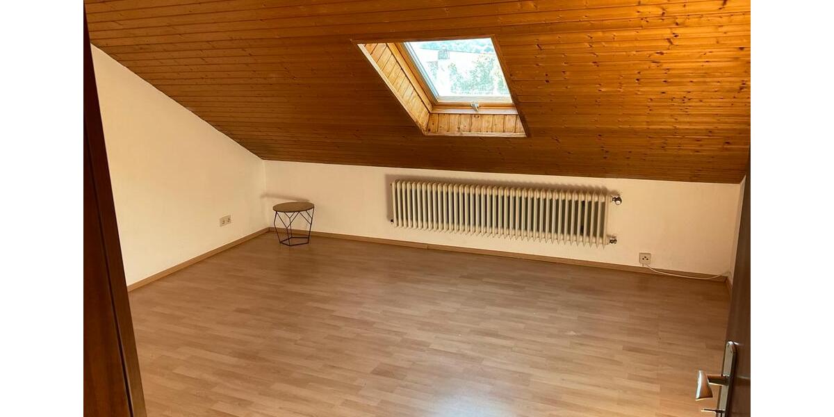 Dachgeschoßwohnung Merzig - 4 Zimmer, 110 m&sup2;, 600&euro; | Angebot:27638263