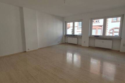Wohnung Saarbrücken St Johann - 3 Zimmer, 90 m&sup2;, 900&euro; | Angebot:26804247