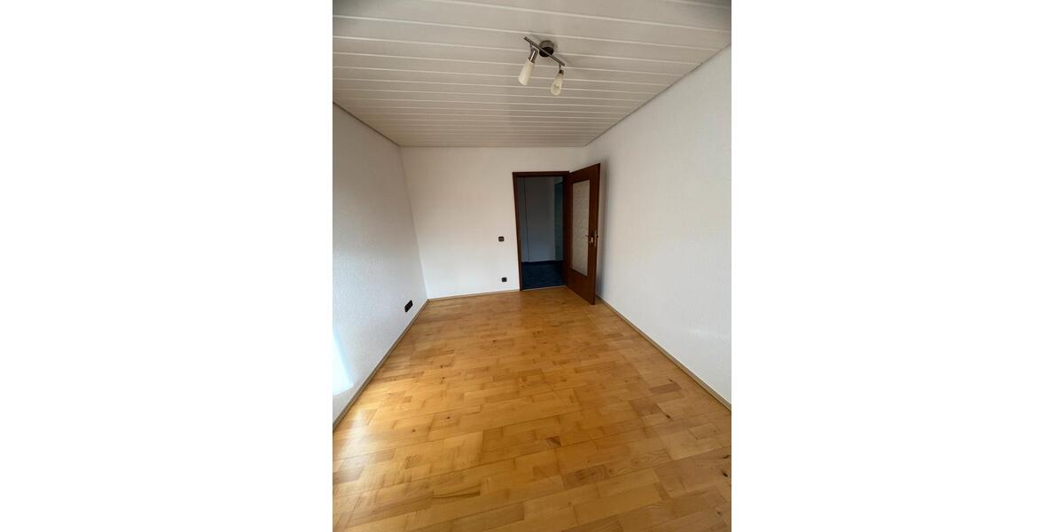 Etagenwohnung Calw - 3 Zimmer, 88 m&sup2;, 1.208&euro; | Angebot:26302572