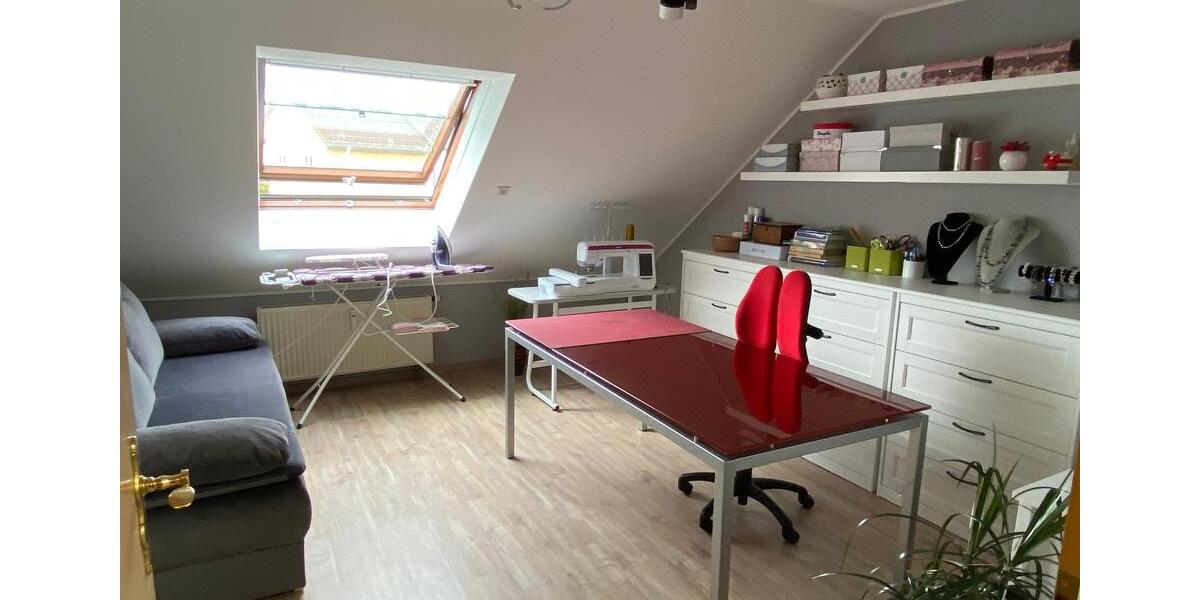 Dachgeschoßwohnung Burgthann - 4.5 Zimmer, 103 m&sup2;, 980&euro; | Angebot:25174904
