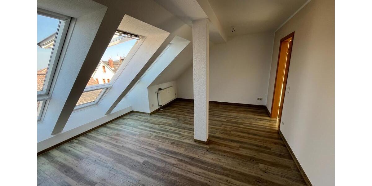 Dachgeschoßwohnung Altenburg - 3 Zimmer, 62 m&sup2;, 460&euro; | Angebot:25305748