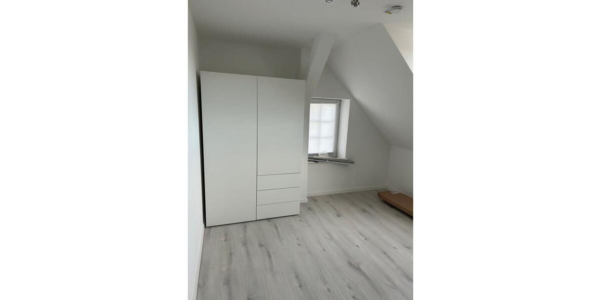 Wohnen auf Zeit Lemgo - 5 Zimmer, 120 m&sup2;, 399&euro; | Angebot:26426787