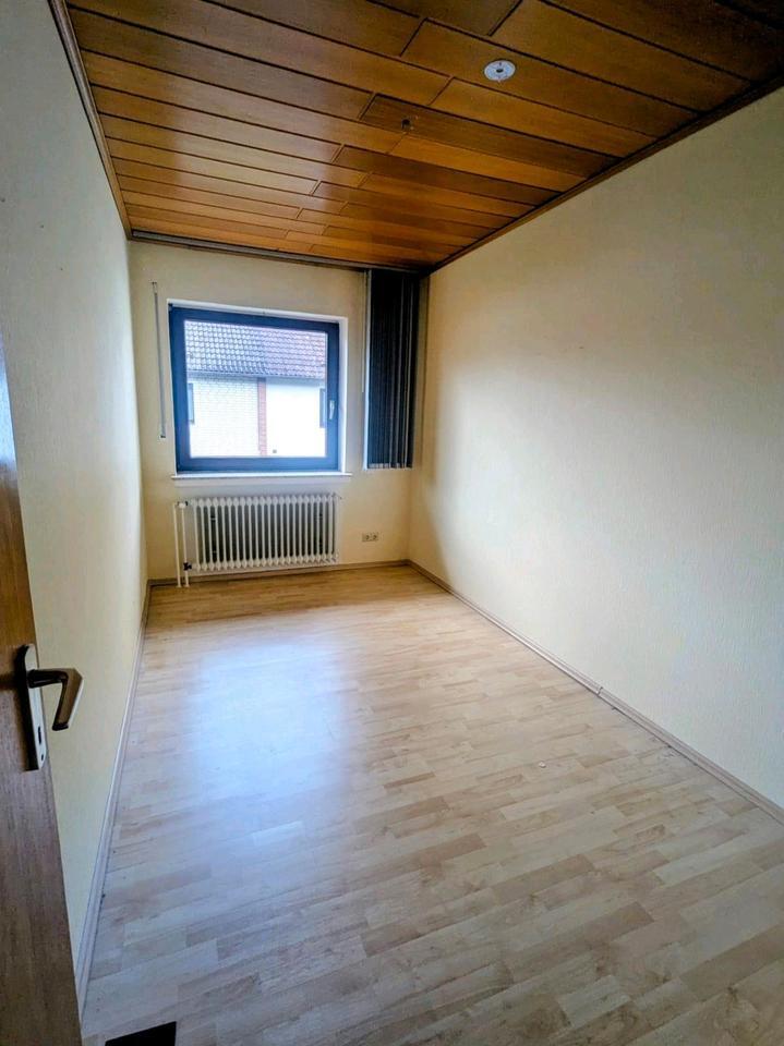 Reihenmittelhaus in zentraler, ruhiger Lage von Lehrte zimmer