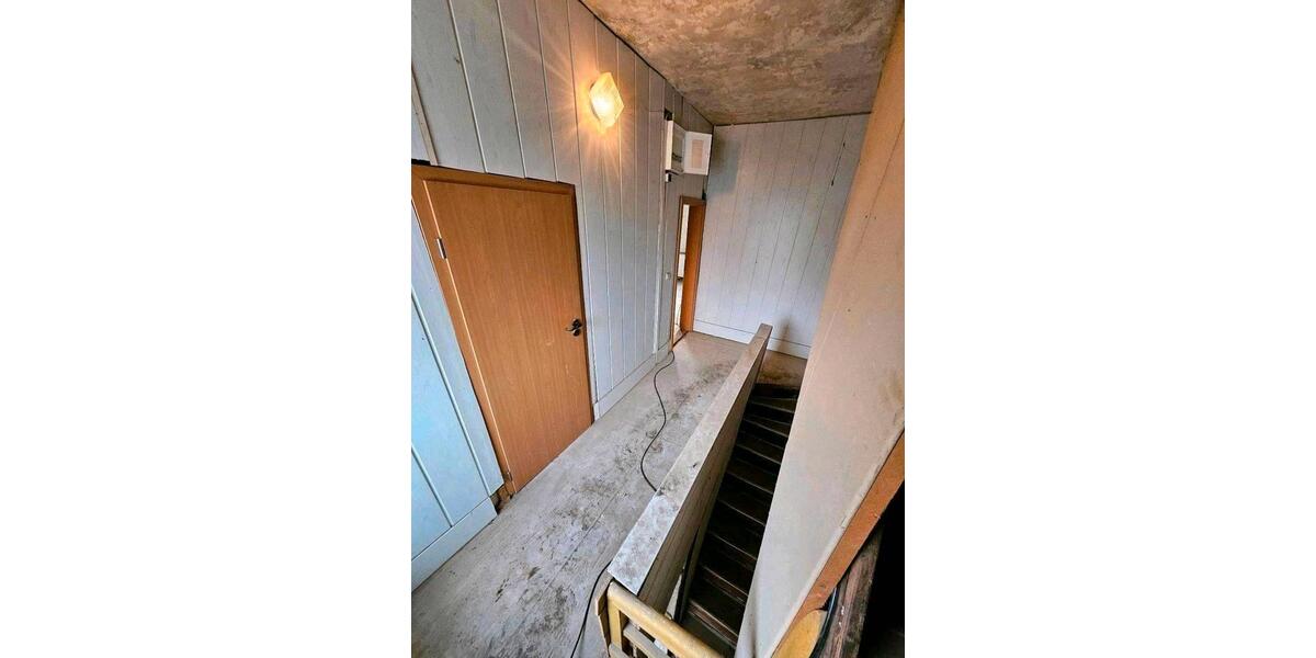 Mehrfamilienhaus, Wohnhaus Roßwein - 8 Zimmer, 140 m&sup2;, 599&euro; | Angebot:26550727